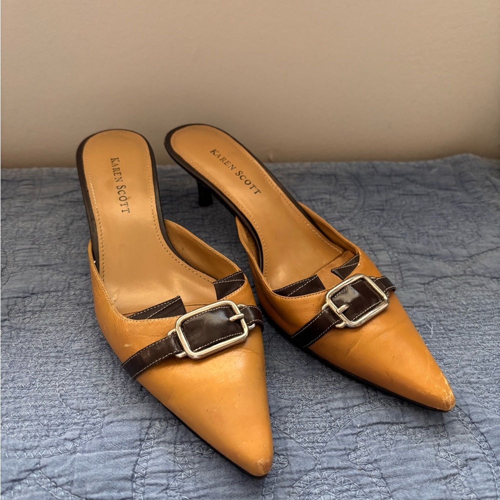 Karen Scott Tan Pointed Mule with Brown Buckle Accent